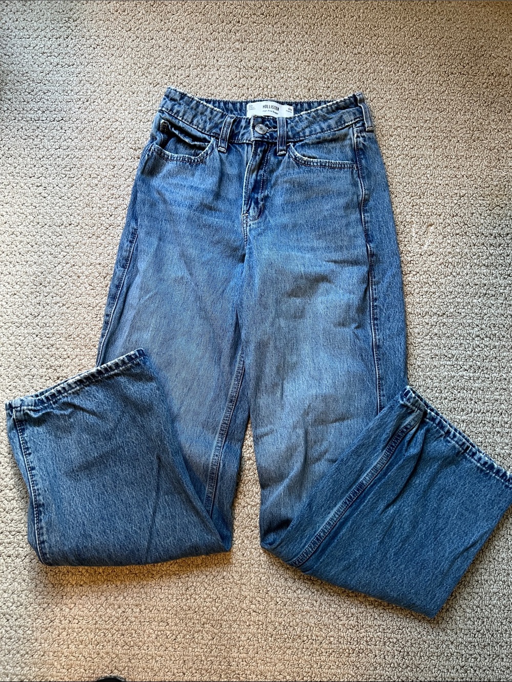 Hollister High Rise Baggy Medium Blue Wash jeans